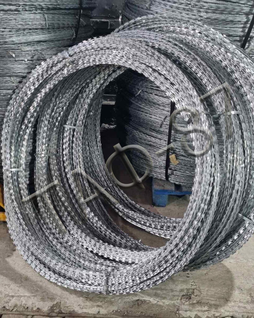 колючий дріт Єгоза